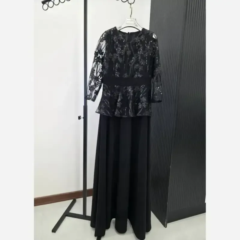 ماکسی مجلسی زنانه کرپ لمه و گیپور پولک دوزی مشکی مدل مژگان
