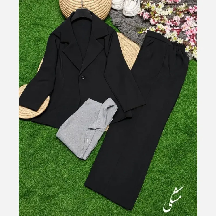 سه تیکه پاییزه نوشین جنس سوپرکجراه اعلا رنگ مشکی و سرمه ای سایز فری 38 تا 46